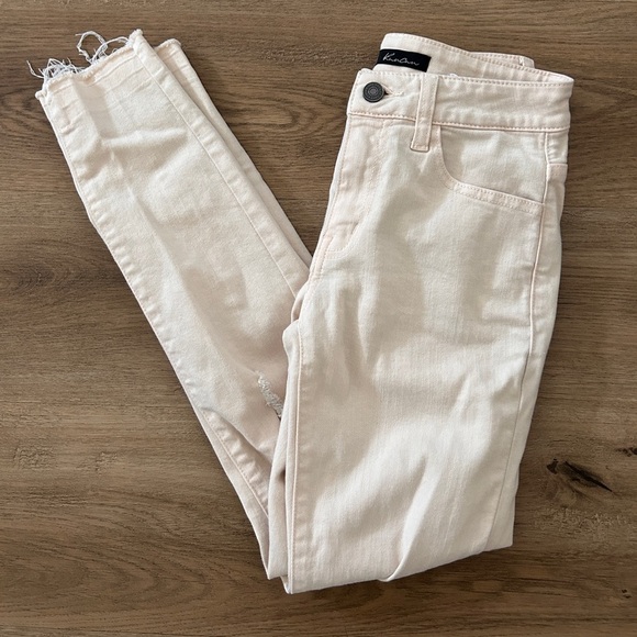 KanCan Woman’s Light Pink Skinny Jeans- Like New - Picture 1 of 9